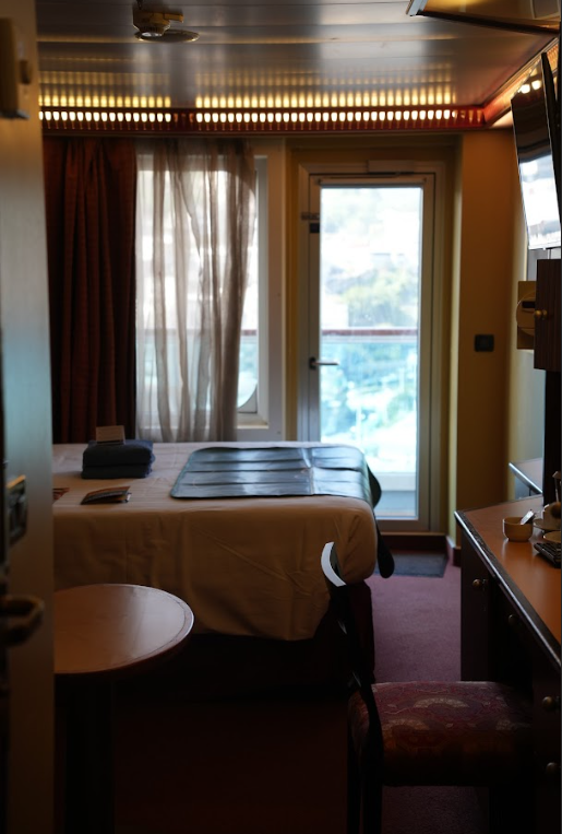 歌詩達郵輪莎倫娜號的【陽台艙】