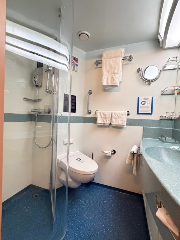 歌詩達郵輪莎倫娜號的【陽台艙】